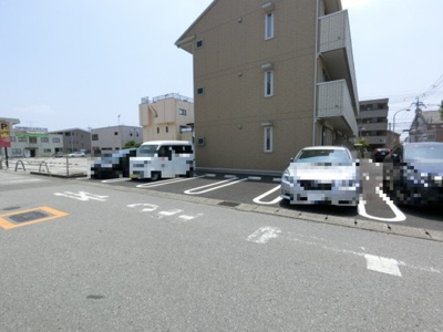 【駐車場】 | シャトード新 | 駐車場
