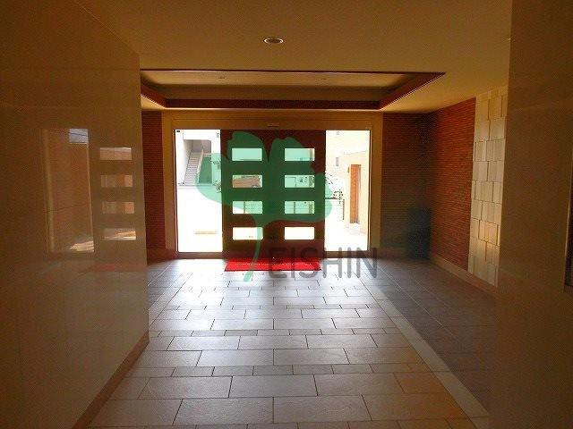 ピュア博多駅南2番館のエントランス