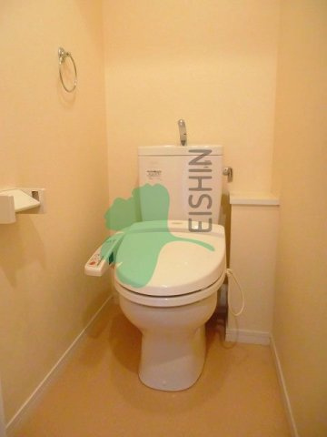 ピュア博多駅南2番館のトイレ|清潔感のあるトイレです。