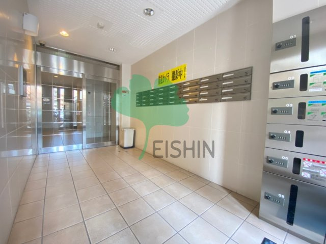 リバティ神屋のエントランス