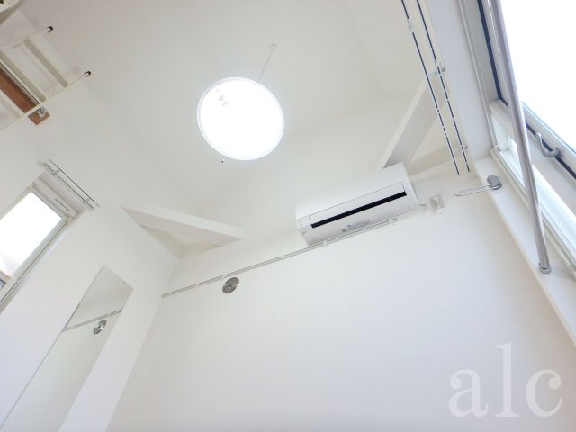 フェリスセレーノの展望|ロフトがある分、天井が高く、開放感があります。