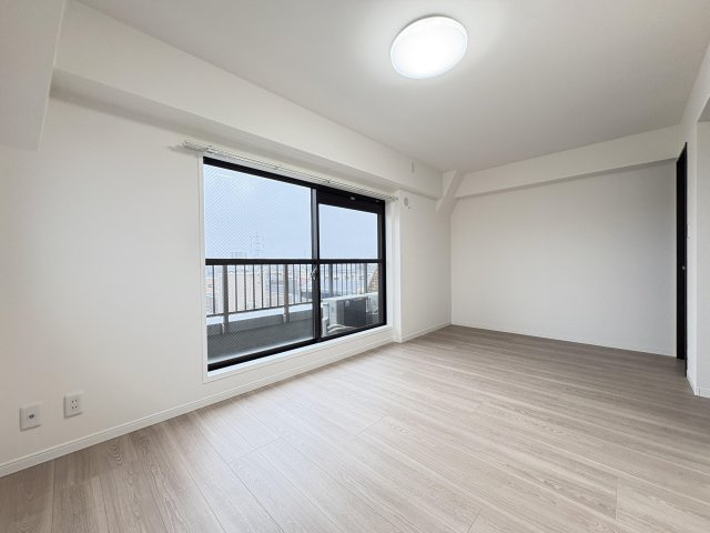 ライオンズマンション小岩第3の洋室|ドキドキの新生活も、安心してスタート。ぴったりの住まいを見つけませんか？クランディアが一緒に住まい選びをサポートします‼　まずは、お気軽にお問合せください　＃クランディア