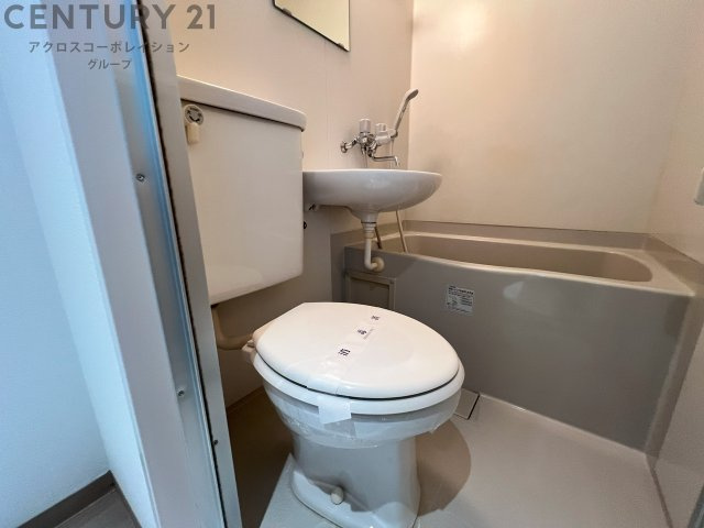 掃除のしやすいシンプルなトイレです☆