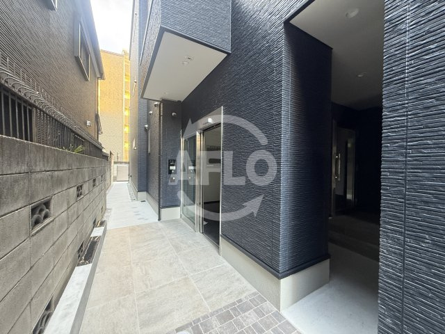 CASA　PINO　SOLOのエントランス|CASA　PINO　SOLO　エントランス