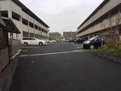 【駐車場】 | クレストコート Ｂ | 駐車場