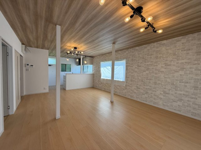 【居間・リビング】 | 倉富中古戸建