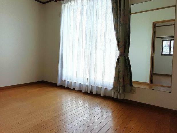 日立市みかの原町2丁目　中古戸建の洋室
