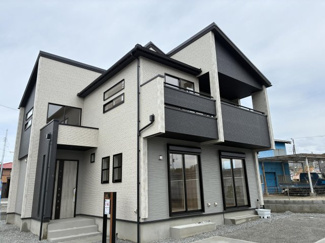 【外観】 | 甲斐市志田 オール電化新築戸建 全2棟 2号棟 車3台駐車可能
