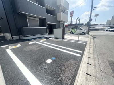 【駐車場】 | コロ企画コート | 駐車場