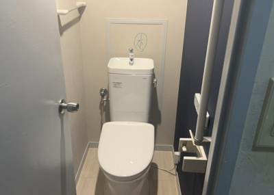 【トイレ】 | ライフコア東林間アネックス | トイレは大きさや形、機能、抗菌性などが異なる多種多彩なタイプが各メーカーから出ています。それぞれに良さがあるため、事前にどういったタイプのトイレがいいのかをご家庭内で決めて、内見に行くといいでしょう。
