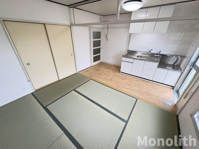 鶴山台37号棟の居間・リビング