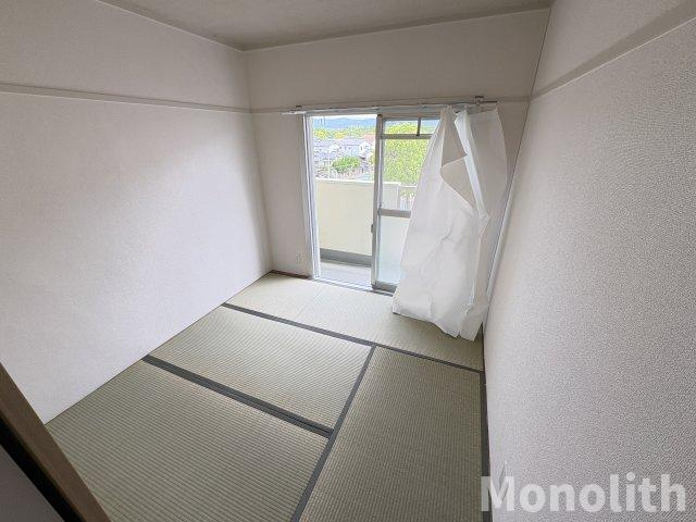 鶴山台37号棟の和室