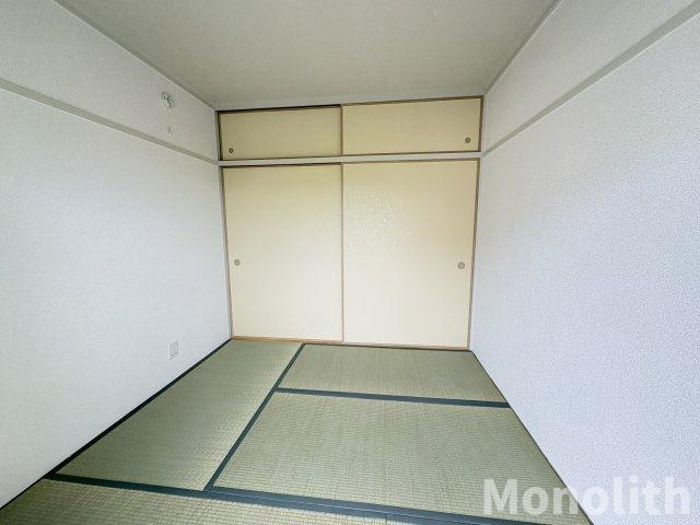鶴山台37号棟の和室