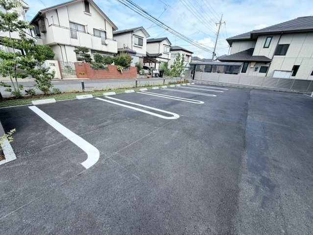 Malienaの駐車場|車をお持ちの方に嬉しい駐車場付きの物件です