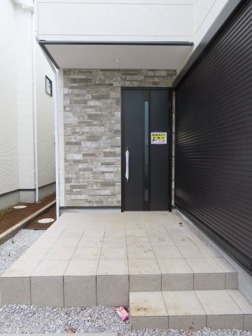 鶴ヶ島市脚折町新築戸建の玄関