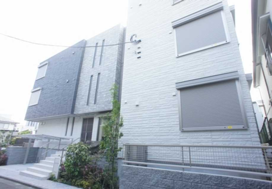 カーサラフィーネ目白　南東角部屋　南向き　家族向けのエントランス