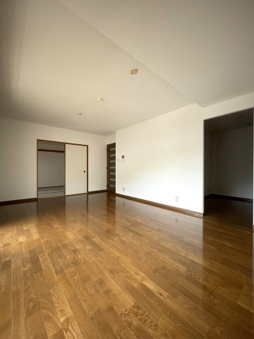 アルファシティ屋島四番館の居間・リビング