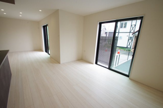 【居間・リビング】 | 【仲介手数料無料！！】川崎市麻生区王禅寺東5丁目　新築戸建て（全1棟）1号棟　6880万円