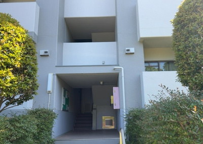 【設備】 | グリーンコープ南大沢１号棟 | 共有部分は、住民なら誰もが使える設備のこと。例えば駐車場やエレベーター、インターネット設備、セキュリティ設備などがあります。他にも、マンションの廊下・外部階段やエントランス・ゴミ置き場などがあります。