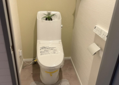 【トイレ】 | グリーンコープ南大沢１号棟 | トイレは大きさや形、機能、抗菌性などが異なる多種多彩なタイプが各メーカーから出ています。それぞれに良さがあるため、事前にどういったタイプのトイレがいいのかをご家庭内で決めて、内見に行くといいでしょう。