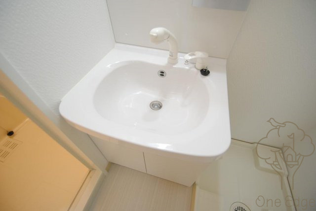 レジュールアッシュ梅田LUXEの独立洗面台