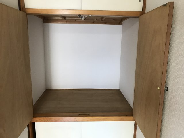 ハイツ越塚の収納