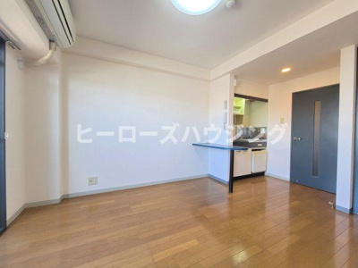 【居間・リビング】 | サンライズセカンド | ※同タイプの写真となり、実際のお部屋とは異なる場合があります