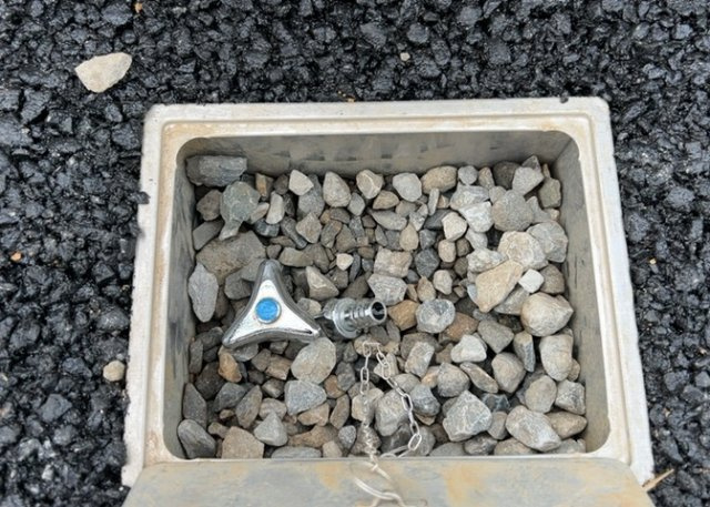 【設備】 | 敷地内には、散水栓や立水栓があります。水道水を直接利用できるため、水を運ぶ手間を省くことが出来ます。大量の水を必要とする洗車作業や清掃などに役立ちます。その他設備とあわせて、現地でご確認ください。