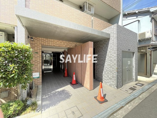 チャコーレ岡本のエントランス