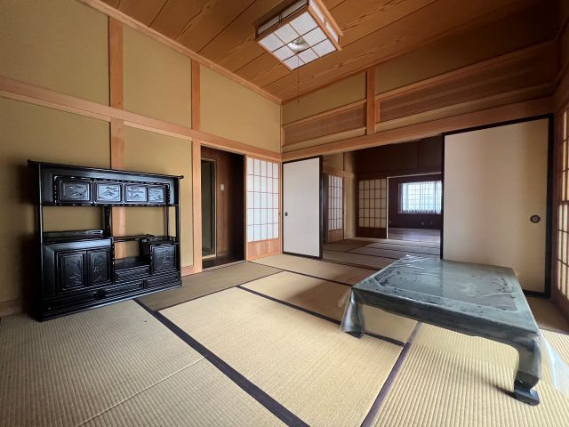 オレンジ　草木台二丁目　平屋中古住宅　の和室|和室があると落ち着いた雰囲気になりますね