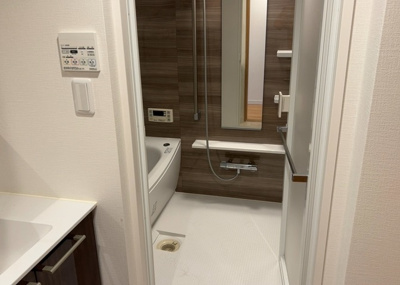 【浴室】 | 町田パークホームズ | 入浴時の快適さも大事なことですが、綺麗な状態を維持できなければ気持ちよく入浴できません。毎日の掃除が楽という点は大事なポイントになります！カビが生えにくく掃除がしやすい、壁や浴槽を選ぶといいでしょう。
