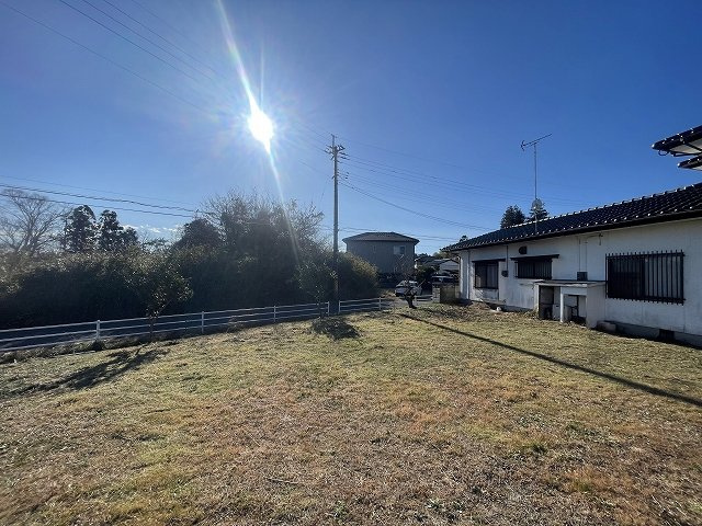 オレンジ　★渡辺町田部字薄作　角地　田園風景　田舎暮らし　泉町そばで利便性良★　売地の外観|土地内部から南方向