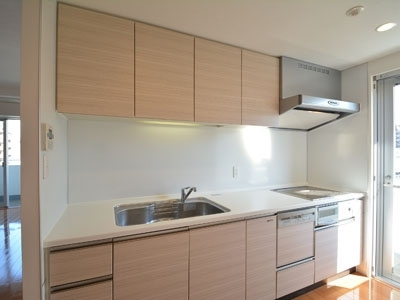 港区南麻布２丁目の賃貸マンションのキッチン