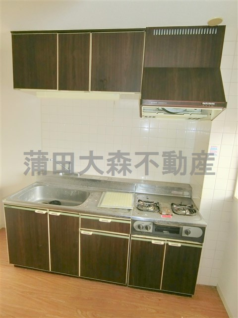 三番館竹下のキッチン|グリル付き２口ガスコンロ設置済みのキッチン