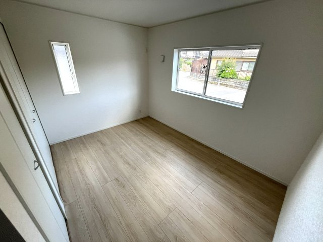 【洋室】 | 仲介手数料無料！補助金対象！宮野小学校に通える新築戸建　山口市宮野下　第９　クレイドルガーデン　アーネストワン | ２面採光の明るいお部屋で健やかな毎日