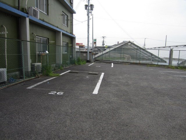 【駐車場】