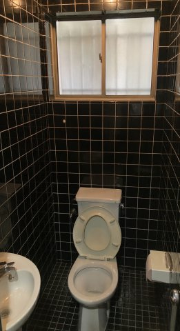 玉城マンション（スナック居抜き）のトイレ