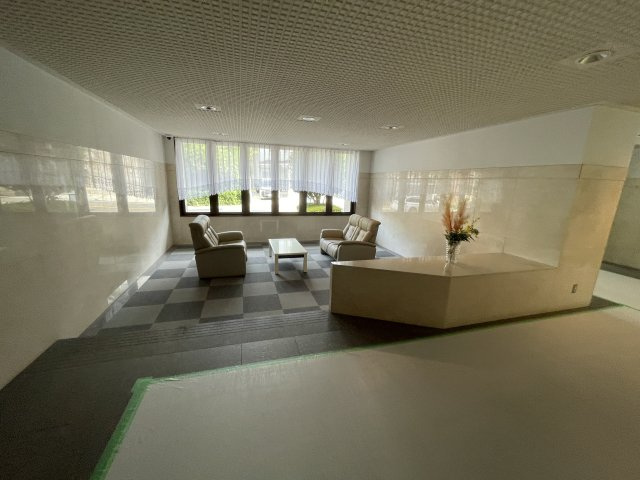 川崎市麻生区王禅寺東３丁目の賃貸マンションのロビー