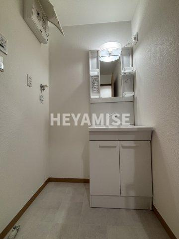 レジデンス小川の独立洗面台|※別のお部屋の写真です。