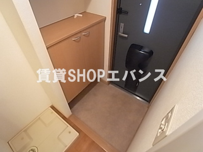 【玄関】 | サザンハート東船橋 | 収納もある玄関です