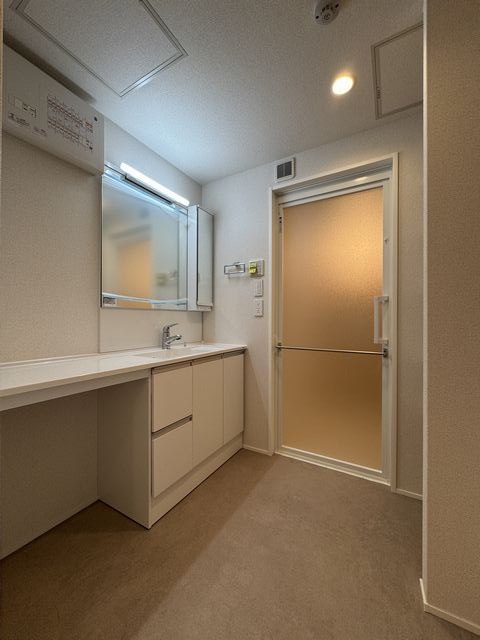 Malienaの独立洗面台|朝の身支度には欠かせない独立洗面化粧台