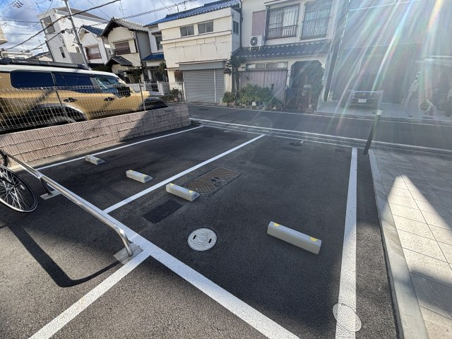 イープレイス武庫之荘の駐車場