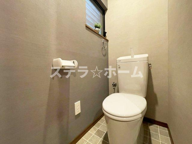 内本町3 中古戸建のトイレ|ゆったりとした空間のトイレです