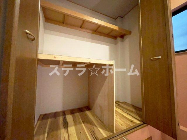内本町3 中古戸建の収納|大きなスペースがあり、収納には困りません