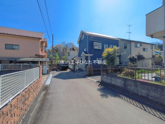 祝　成約済み　八王子市　元八王子町　中古戸建の前面道路含む現地写真|～仲介手数料無料☆八王子ひなた不動産～八王子市元八王子町　中古戸建