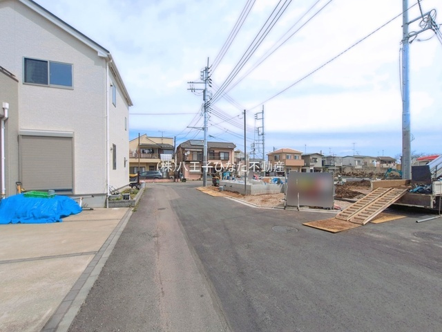 『八王子市新築戸建て』八王子市弐分方町733【仲介手数料無料】　１１期の前面道路含む現地写真|～仲介手数料無料☆八王子ひなた不動産～八王子市弐分方町　新築戸建て