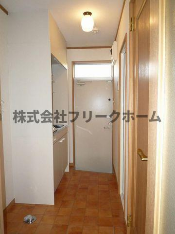 三鷹市井口１丁目のアパートの玄関