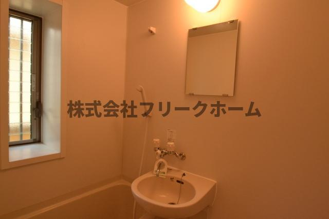 三鷹市井口１丁目のアパートの浴室