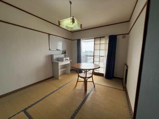 厚木そりだハイツ３号棟の和室|和室　約6.0帖