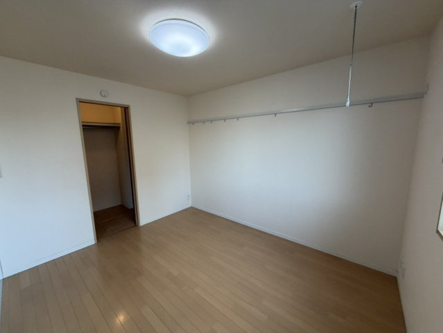クラヴィエ南町の洋室